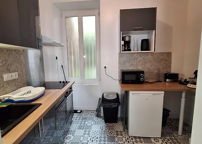 Rdc Centre - Local Velos Disponible 마옌